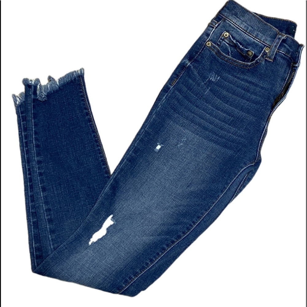 Aeropostale distressed Skinny Jeans Size 0 EUC